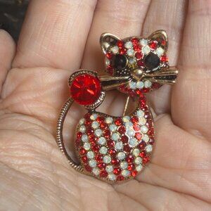 Cat Brooch Red Rhinestone Gold Tone Figural Pin 1.75 Inch